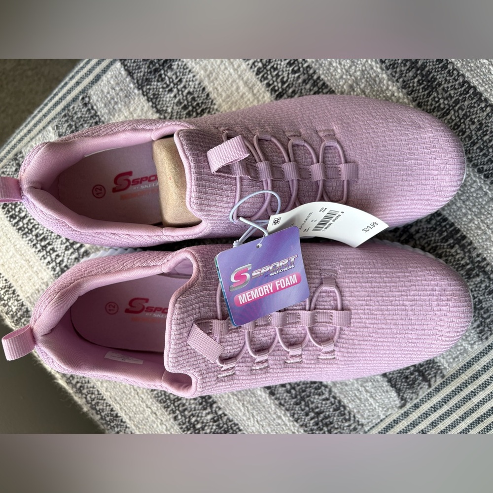 Skechers Women's Lavender Athletic Shoes - new with tags!